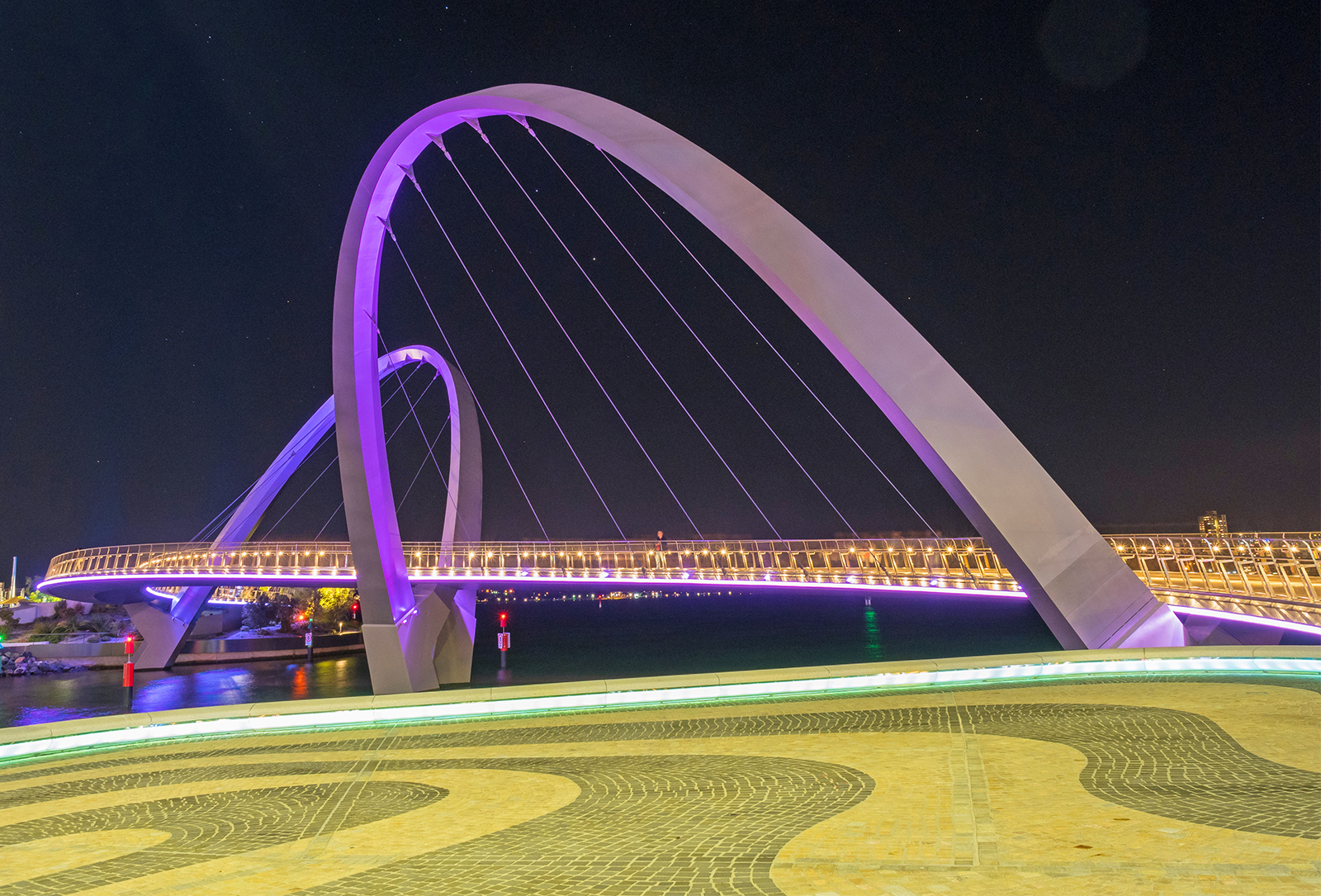 Elizabeth Quay Bridge at night